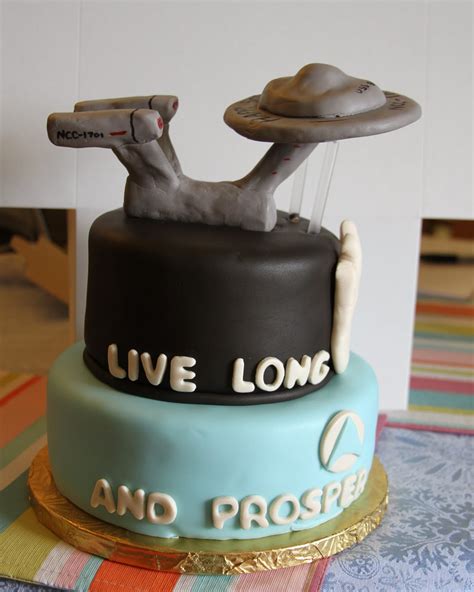 Michele Robinson Cakes Star Trek Cake