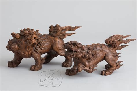 Acc302 A Pair Of Carved Wood ‘shishi Lion Dogs Winter Japanese Art