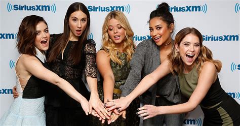 How Pretty Little Liars Demonstrates Powerful Female Friendships Teen Vogue