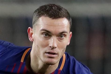 barcelona to offer ex arsenal defender thomas vermaelen a new one year contract the sun