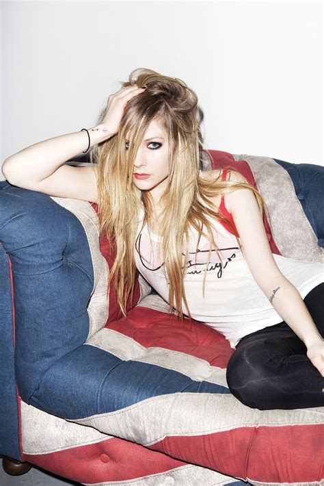 Glamour Girls Blog Avril Lavigne Hq Photo Shoot For Fhm