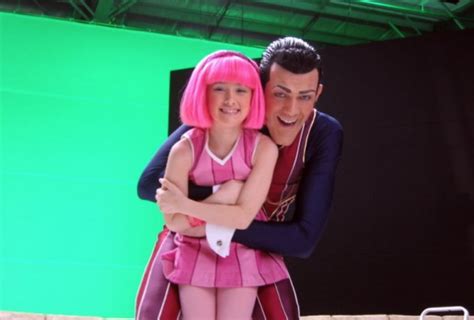 Emisoras Unidas Recuerdas a Stephanie la niña de Lazy Town Así