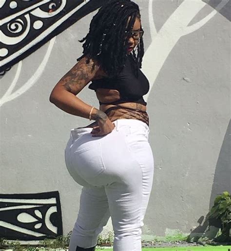 Model Regrets Enlarging Her Massive 59 Inch Butt Photos Romance