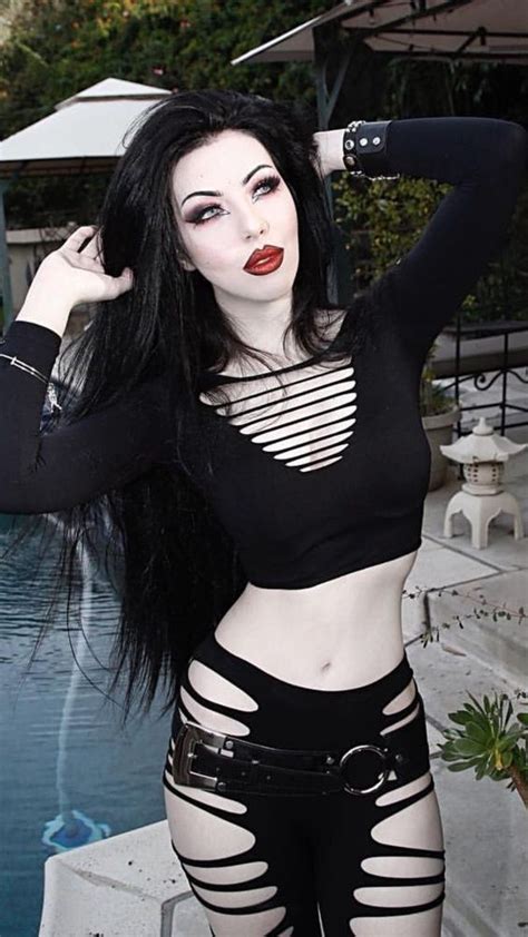 Pin By Gracjan Kilian On Goth Goth Beauty Gothic Outfits Hot Goth Girls
