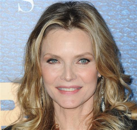 Michelle pfeiffer, american actress, noted for her beauty and air of vulnerability. Michelle Pfeiffer - Rotten Tomatoes