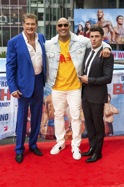 Photo David Hasselhoff Dwayne Johnson Et Zac Efron Photocall De