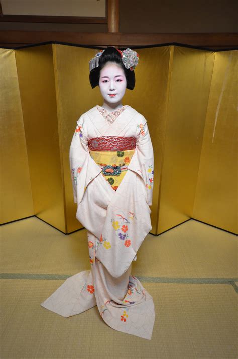 Getting To Know A Maiko Trainee Geisha Insidejapan Tours