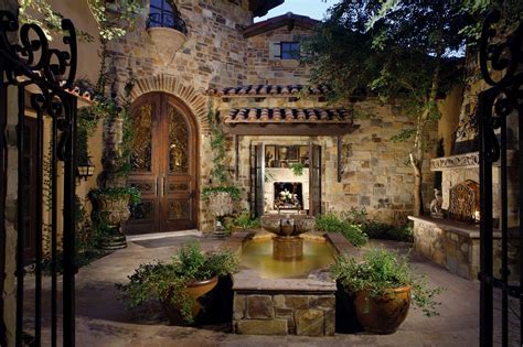 I Love This Courtyard Spanish Style Homes Spanish House Spanish