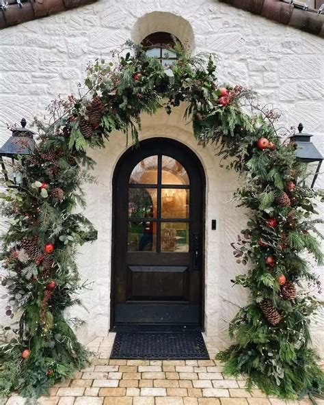 Create A Festive Entrance With These Christmas Door Decorations