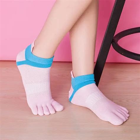 Women Split Socks Low Cut Ankle Show Toe Socks Cotton Blend Breathable Five Finger Feet Wearing