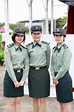 陆军女兵常服简介，穿上常服的女兵真是无愧为军中绿花 - 每日头条