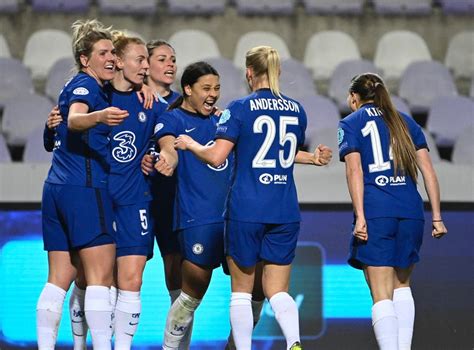sam kerr chelsea how sam kerr scores so many goals for chelsea and what manchester city must