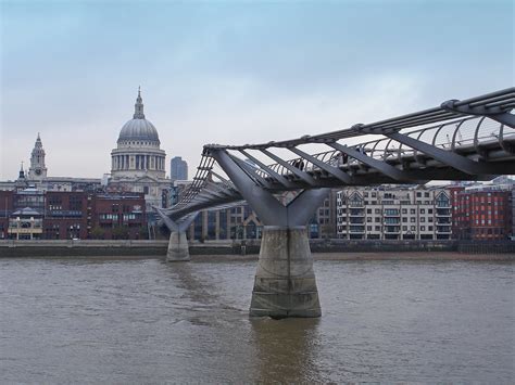 Millenium Bridge And St Pauls Catherdral London Millenniu Flickr