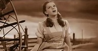 Hollywood Legend Judy Garland Singing Heartwarming "Somewhere Over The ...