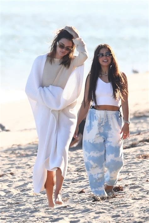 Kendall Jenner And Kourtney Kardashian Beach In Malibu