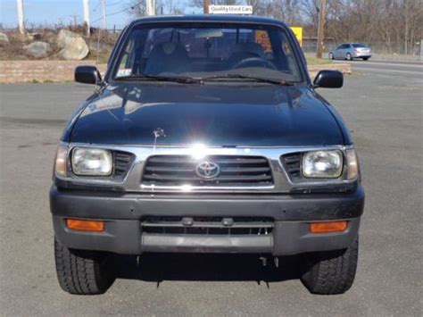 Buy Used 1995 Toyota Tacoma Dlx Standard Cab Pickup 2 Door 34l In