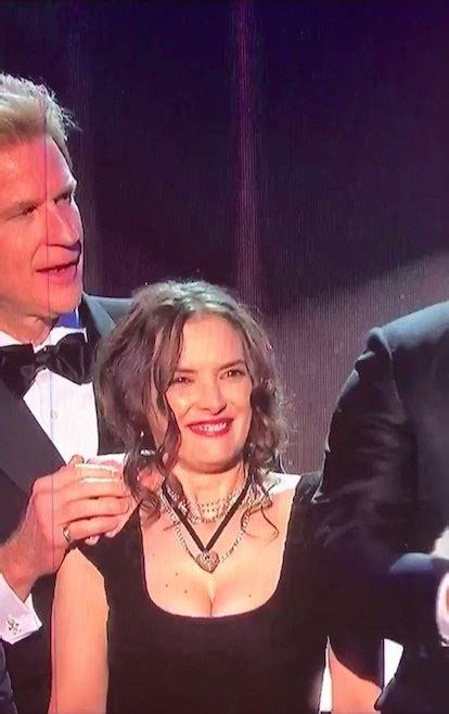 Winona Ryders Sag Awards Faces Are You Seeing A Penis