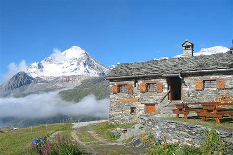 Refuge Du Lac Blanc Savoie Mont Blanc Savoie Et Haute Savoie Alpes