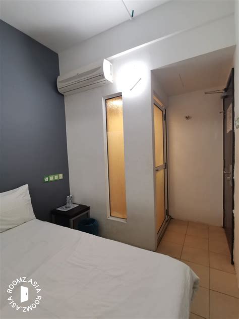 For guests with a vehicle, free parking is available. Inc utilities ! Bukit Bintang MRT Station Private room ...