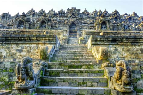 History of Borobudur Temple in Urdu and English