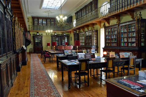 A sede da am é em lisboa, no palácio da bemposta (também conhecido como paço da rainha. Fotos e Passeios: Biblioteca da Academia Militar, Lisboa