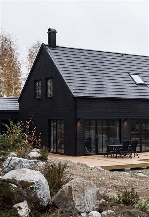 40 Impressive Black House Exterior Design Ideas To Make Your House