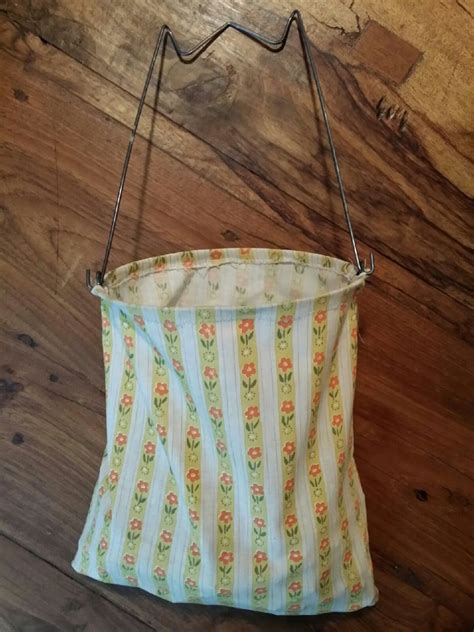 Vintage 1960s Clothespin Bag Holder Hanging Cloth Wire