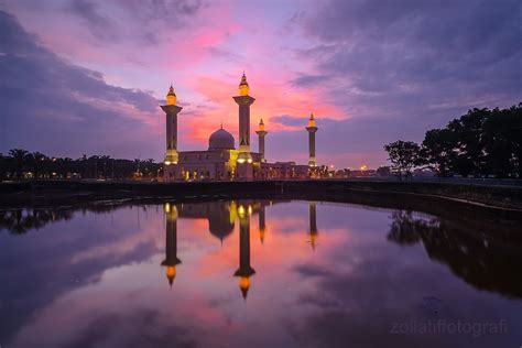 20.000 saniyelik tengku ampuan jemaah mosque blue stok videoyu 23.98fps çözünürlükle alın. Tengku Ampuan Jemaah Mosque, Shah Alam, Selangor, Malaysia ...