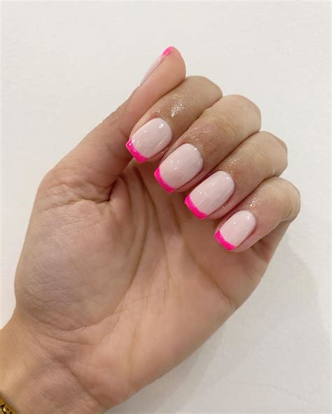 Pastel Pink Tip Nails Make Sure You Don T Forget A Topcoat With This