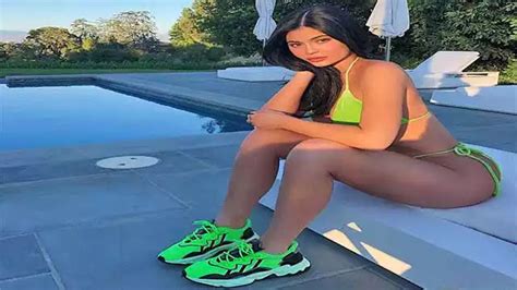 Kylie Jenner Bold Look Photos Spreading Sensations On Internet