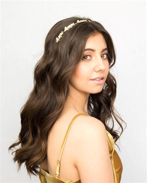 Headband Hairstyle With Romantic Waves Holiday Hair Tutorial Lulus
