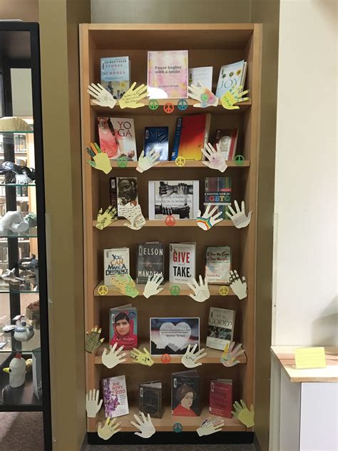 Pin By Katrina Deliramich On Display Ideas For Library Library