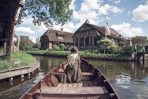 Explore Giethoorn With A Boat Sarah De Gheselle