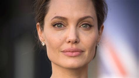 This Is How Angelina Jolie Plans To Address Brad Pitts Alleged Violence In Court