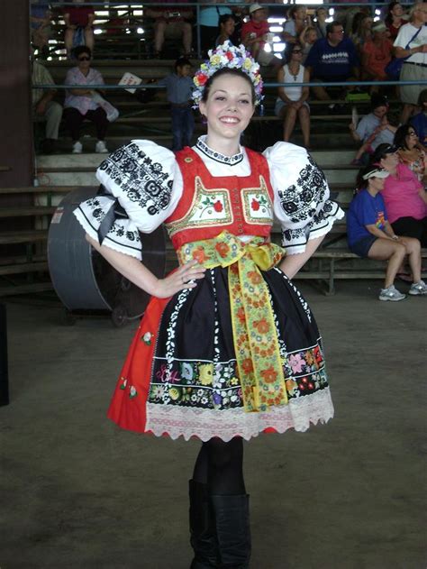 See more ideas about folk costume, traditional outfits, traditional dresses. Czech Costumes: Bits 'N Pieces (of the Kyjov kroj)