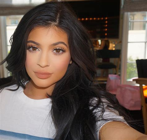 Pictures Celebrities Who Take The Most Selfies Kylie Jenner Selfie Obsessed