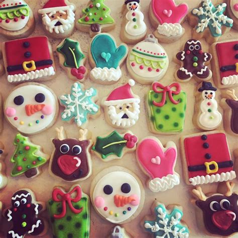 Mini christmas assortment - Hayley Cakes and CookiesHayley Cakes and