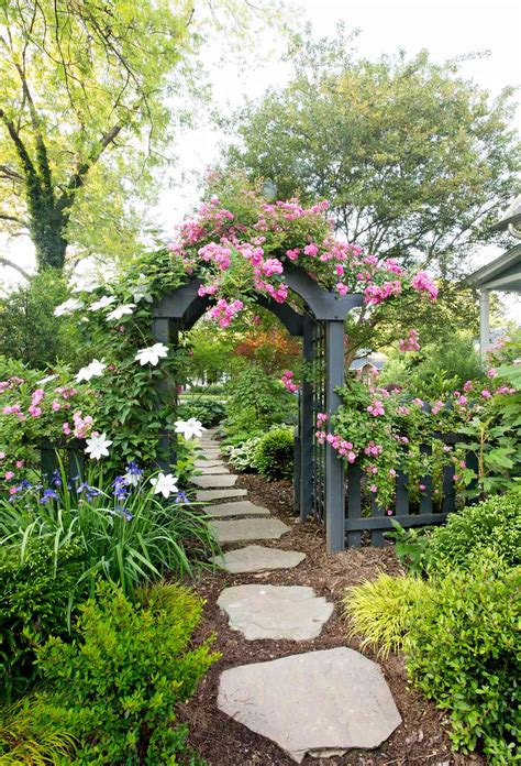 10 Easy Steps To Create Gardens In Your Yard For The First Time