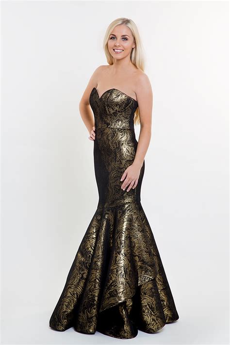 See more ideas about black and gold gown, gowns, dresses. Bariano Black & Gold Strapless Fishtail Gown | Alila Boutique