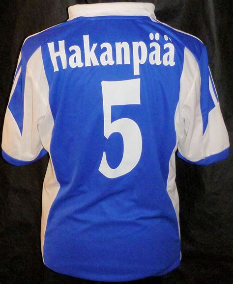 Formé à l'hjk helsinki, joel pohjanpalo s'était déjà fait remarquer la saison dernière en battant le record de buts inscrits en kakkonen (troisième division finlandaise) avec 33 buts en 25 matchs sous. HJK Helsinki Home football shirt 2012 - 2013.