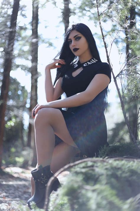 Pin By Alexhubinxyz On The Lovely Mahafsoun Hot Goth Girls Gothic Girls Goth Beauty