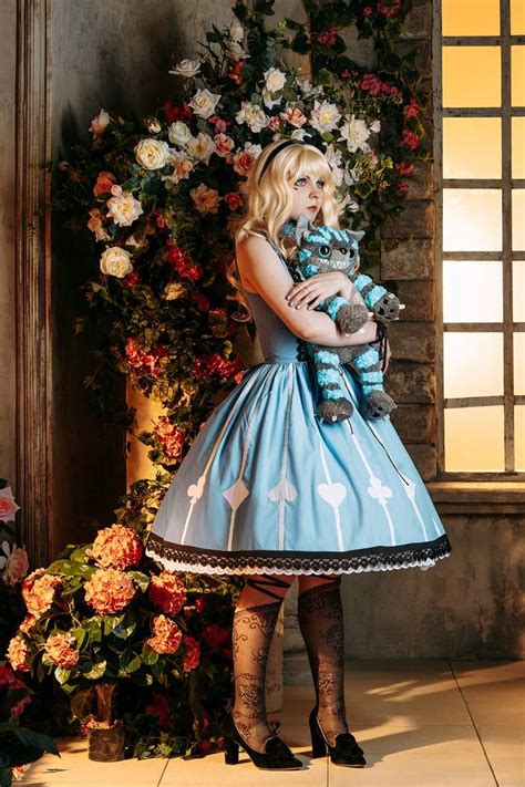 Alice In Wonderland Cosplay By Bizarre Deer On Deviantart Alice In Wonderland Outfit Dark Alice