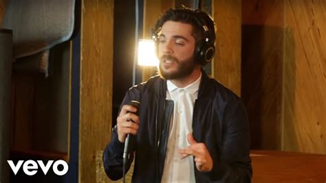 The singer is a part of logic's visionary music group collective, but you've also heard him on the radio, as bellion is responsible for penning the hook sung by rihanna on eminem's. Jon Bellion - All Time Low (Acoustic) - YouTube
