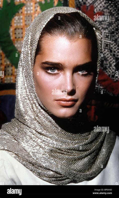 BROOKE SHIELDS SAHARA (1983 Fotografía de stock - Alamy