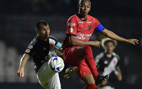 Na estreia de Ramón Díaz Vasco perde para o Athletico PR e continua na