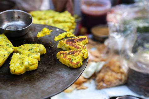 Street Food Of Mumbai Crave Cook Click In 2021 Food Street Food