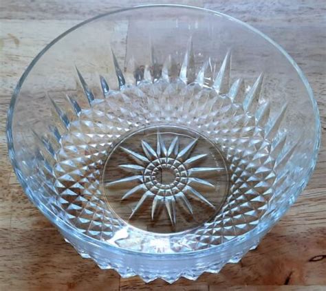 ARCOROC FRANCE Diamant Starburst 8 By 3 75 Clear Glass Bowl Serving