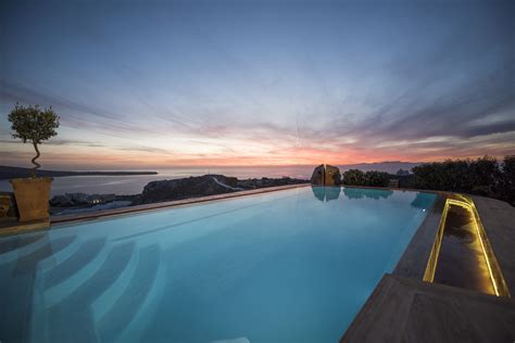 Swinging Sunset Villa Greece Oia Santorini 3 Bedrooms 6 People