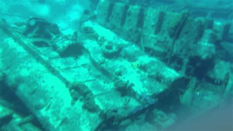 Snorkelling Over A Shipwreck In Grand Cayman Youtube