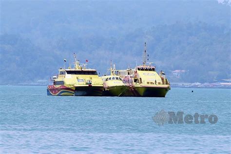 The nearest point linked with langkawi by ferry is kuala perlis which is located 31kms to its east and on the western coast of malaysia's main land. Feri ke Langkawi, satu perjalanan sehari | Harian Metro